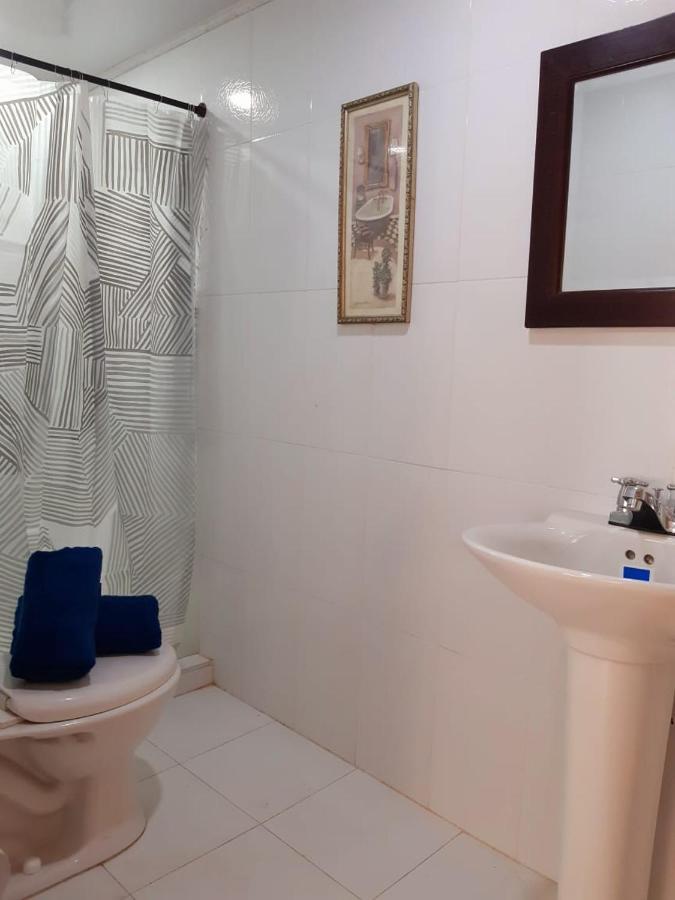 Joebi'S House Walking Distance To Rocky Cay Beach Ideal For Families Or Groups Buenavista  Extérieur photo