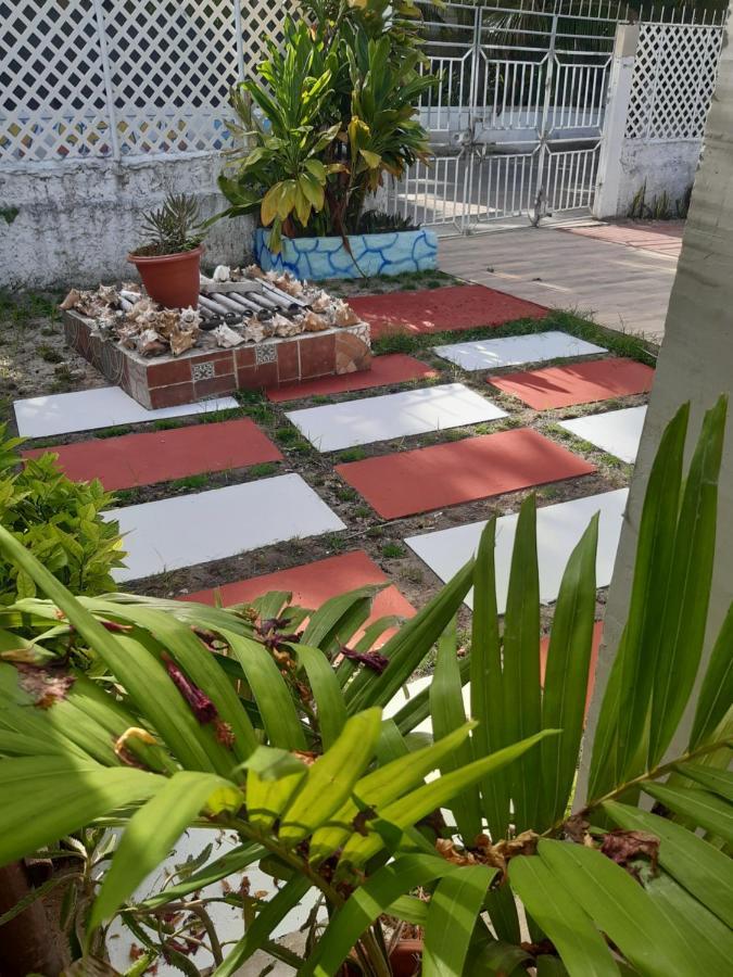 Joebi'S House Walking Distance To Rocky Cay Beach Ideal For Families Or Groups Buenavista  Extérieur photo
